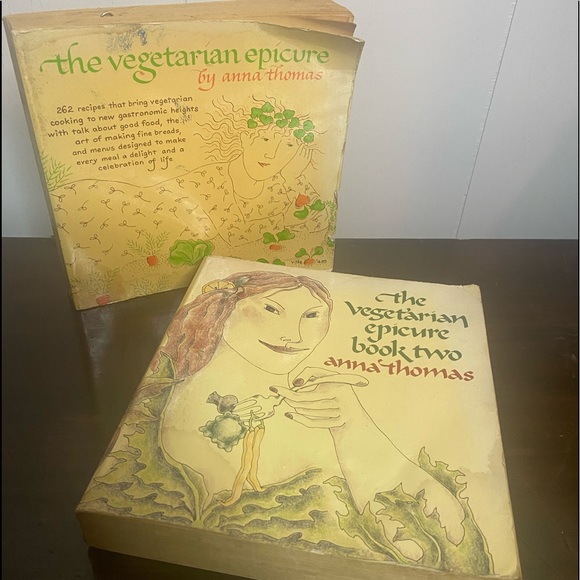 Vintage 70s cookbook the vegitarian epicurian set vol 1 vol 2 paperbacks @ - Picture 1 of 13